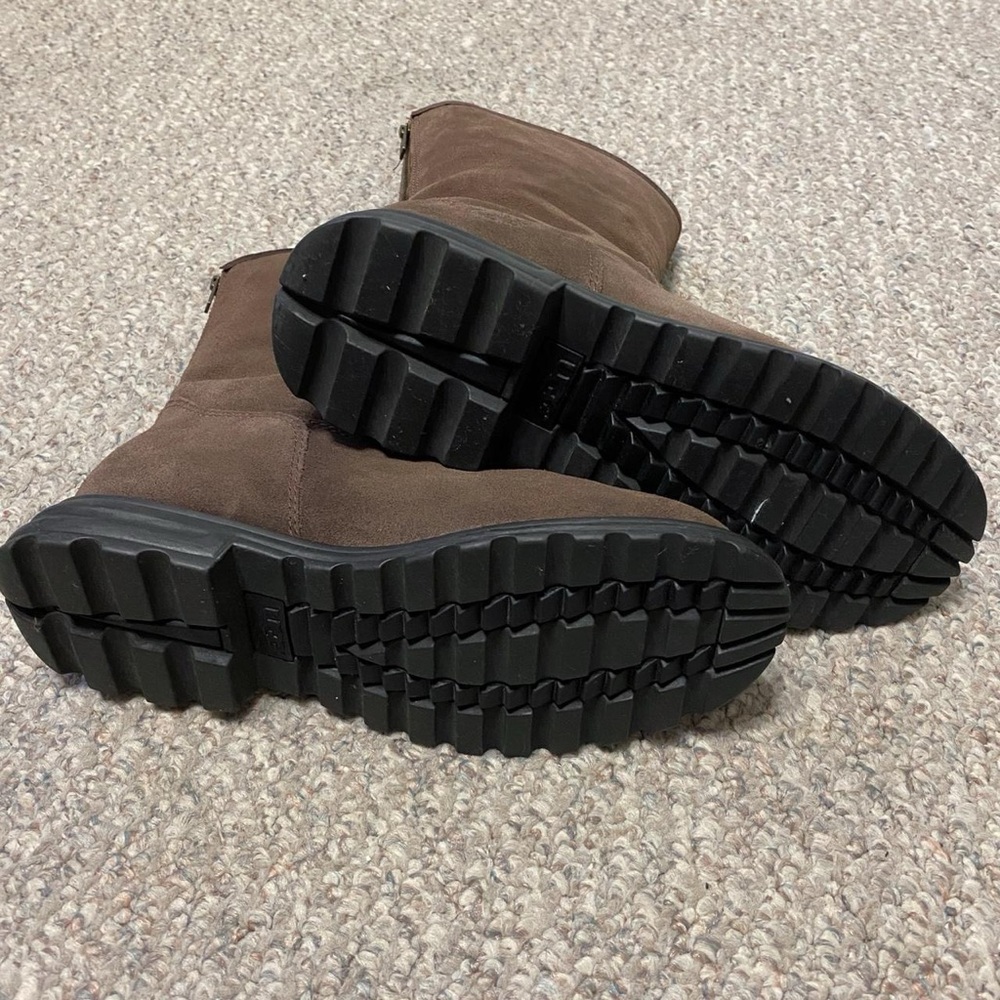 UGG Brown Shearling Boots - Picture 4 of 4